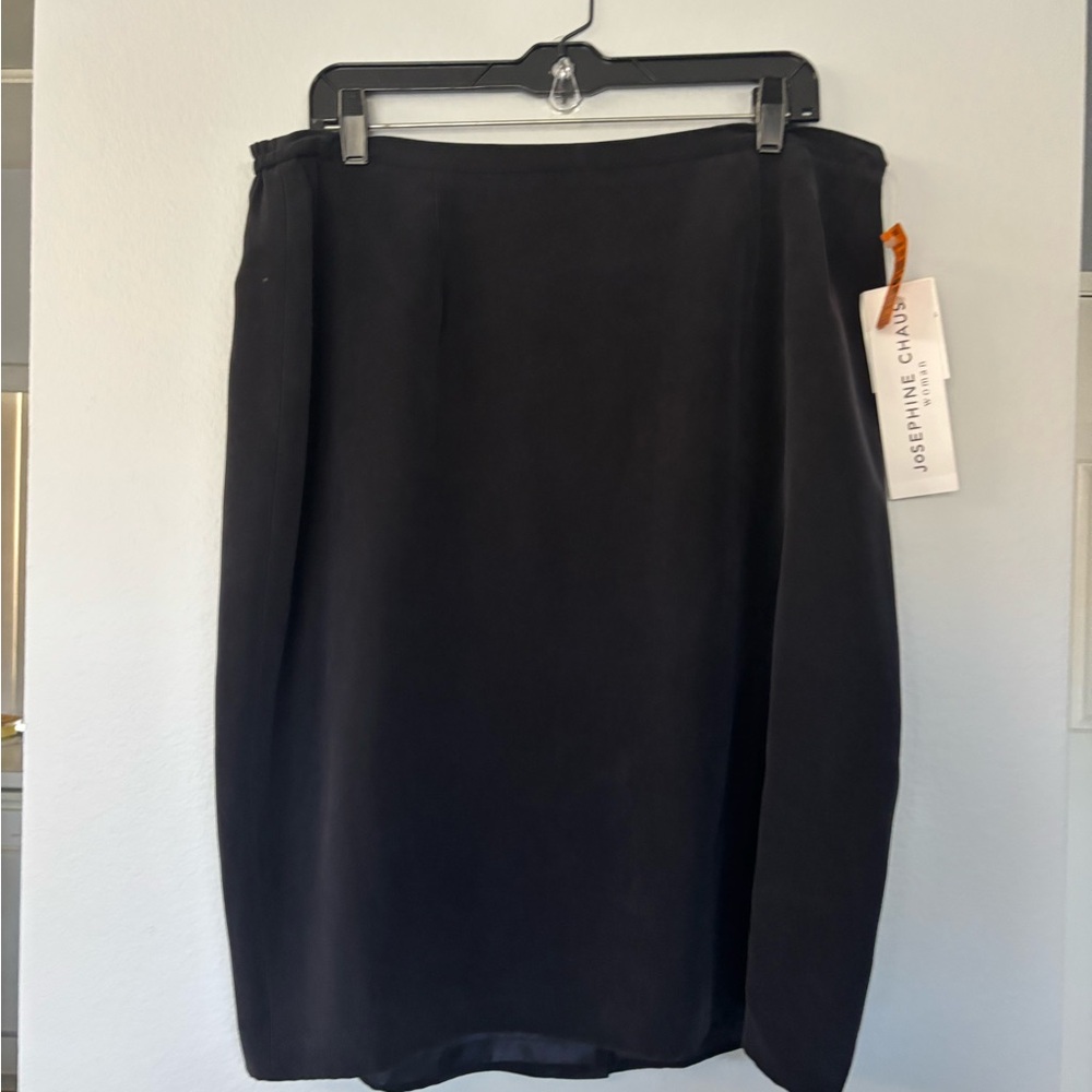 Josephine Chaus Classic Black Pencil Skirt